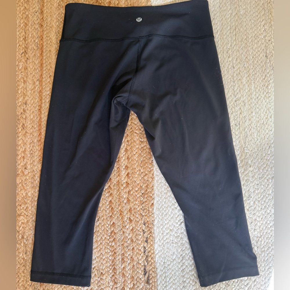 Lululemon black Crop Leggings sz 8